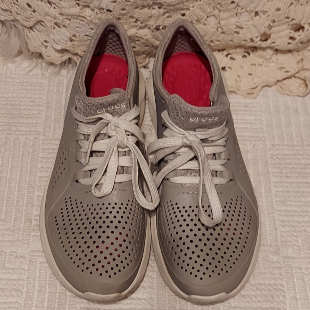 Womens Gray Crocs/ Breathable Fashion Sneakers Lite ride size 11 wide Used